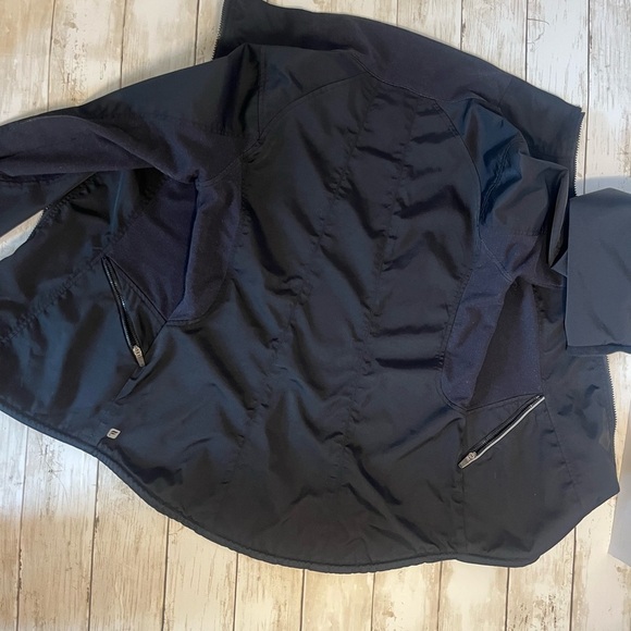 Fabletics Lightweight Corbet Zip Up Black Soft Shell Jacket Women’s Size M - Picture 14 of 14